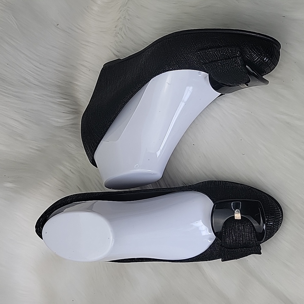 STUART‎ WEITZMAN Black Textured Buckle Dress Office Designer Wedge Heels 7.5